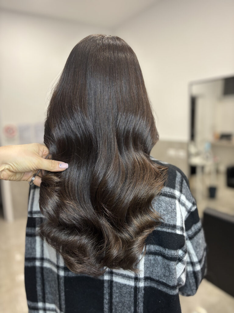 Cosa si fa durante una consulenza per i tuoi capelli?